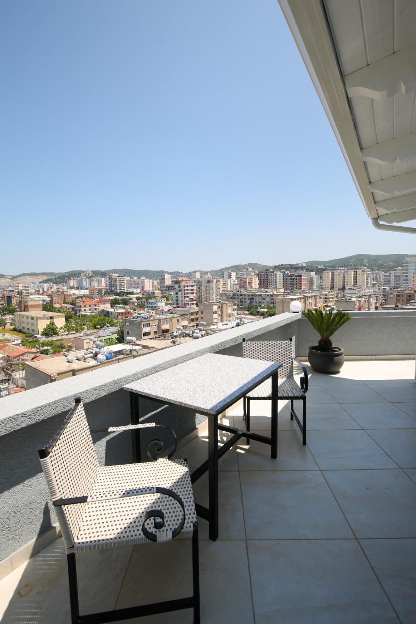 Queen Apartmets Vlorë Habitación foto